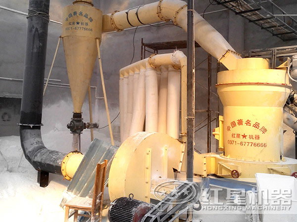 雷蒙磨粉機(jī)現(xiàn)場(chǎng)施工 雷蒙磨粉機(jī)現(xiàn)場(chǎng)施工