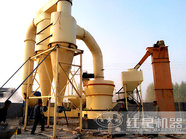 石英雷蒙磨粉機(jī)生產(chǎn)現(xiàn)場(chǎng) 石英雷蒙磨粉機(jī)生產(chǎn)現(xiàn)場(chǎng)