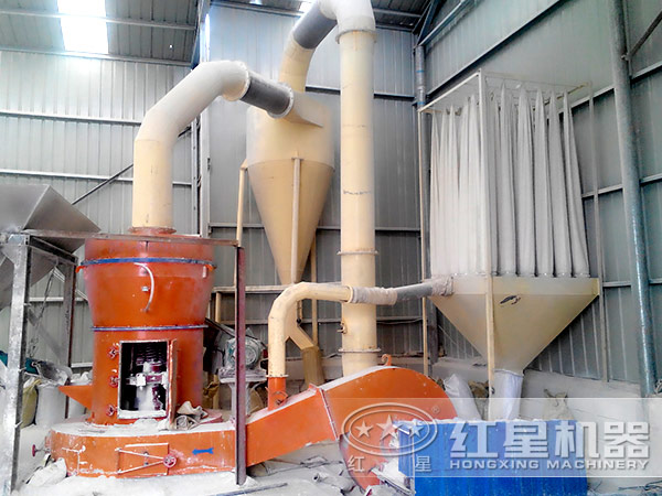 施工中的螢石雷蒙磨 施工中的螢石雷蒙磨